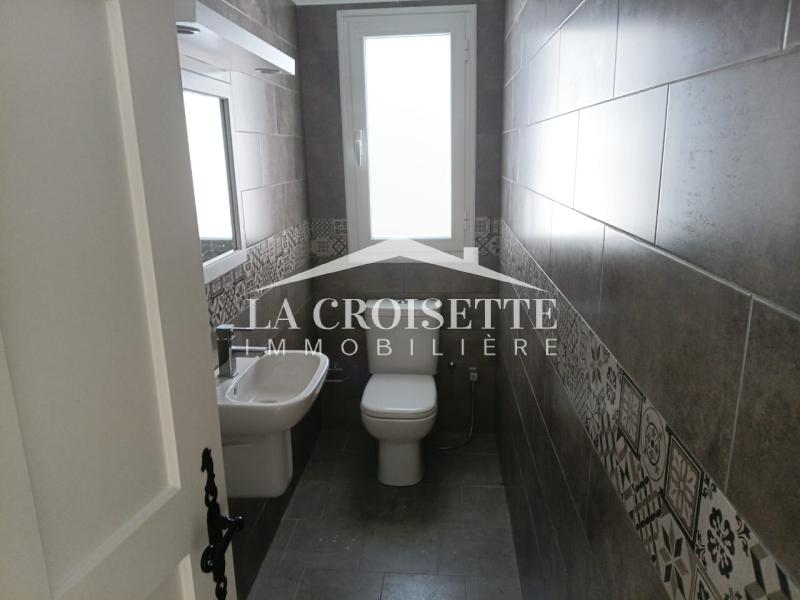 Duplex S+3 avec piscine à Gammarth